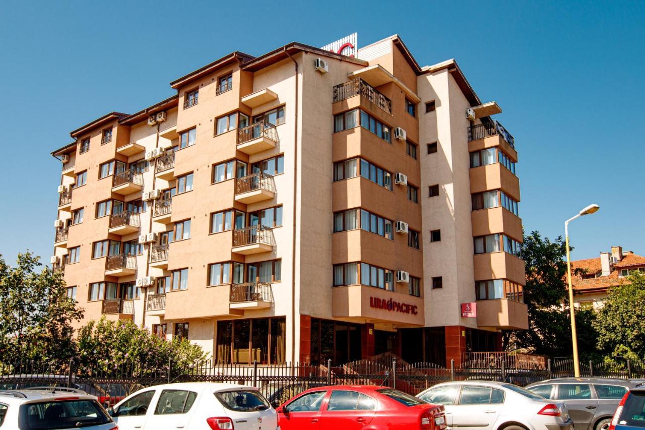 Lira Pacific Aparthotel Constanta Bagian luar foto