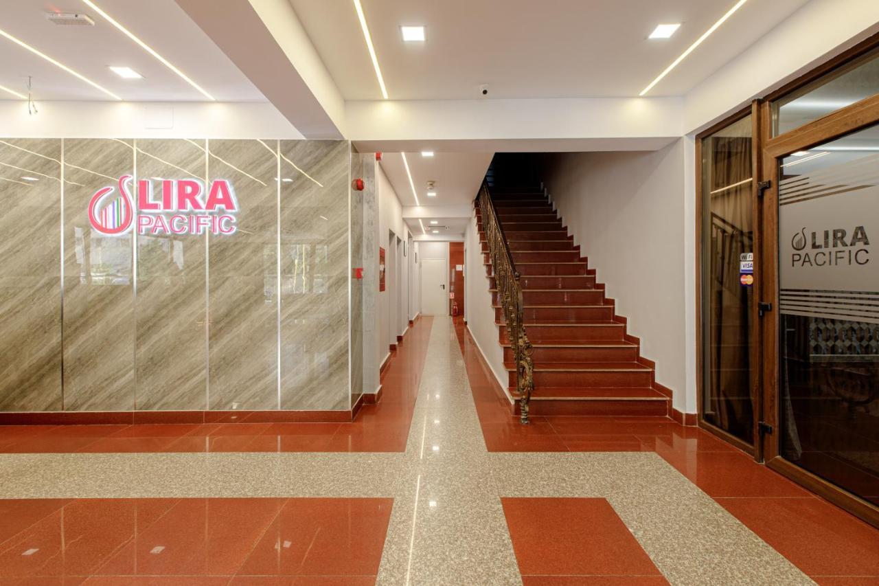 Lira Pacific Aparthotel Constanta Bagian luar foto