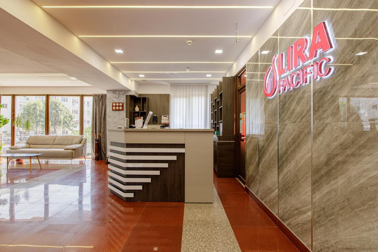 Lira Pacific Aparthotel Constanta Bagian luar foto