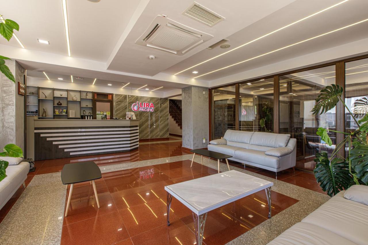 Lira Pacific Aparthotel Constanta Bagian luar foto