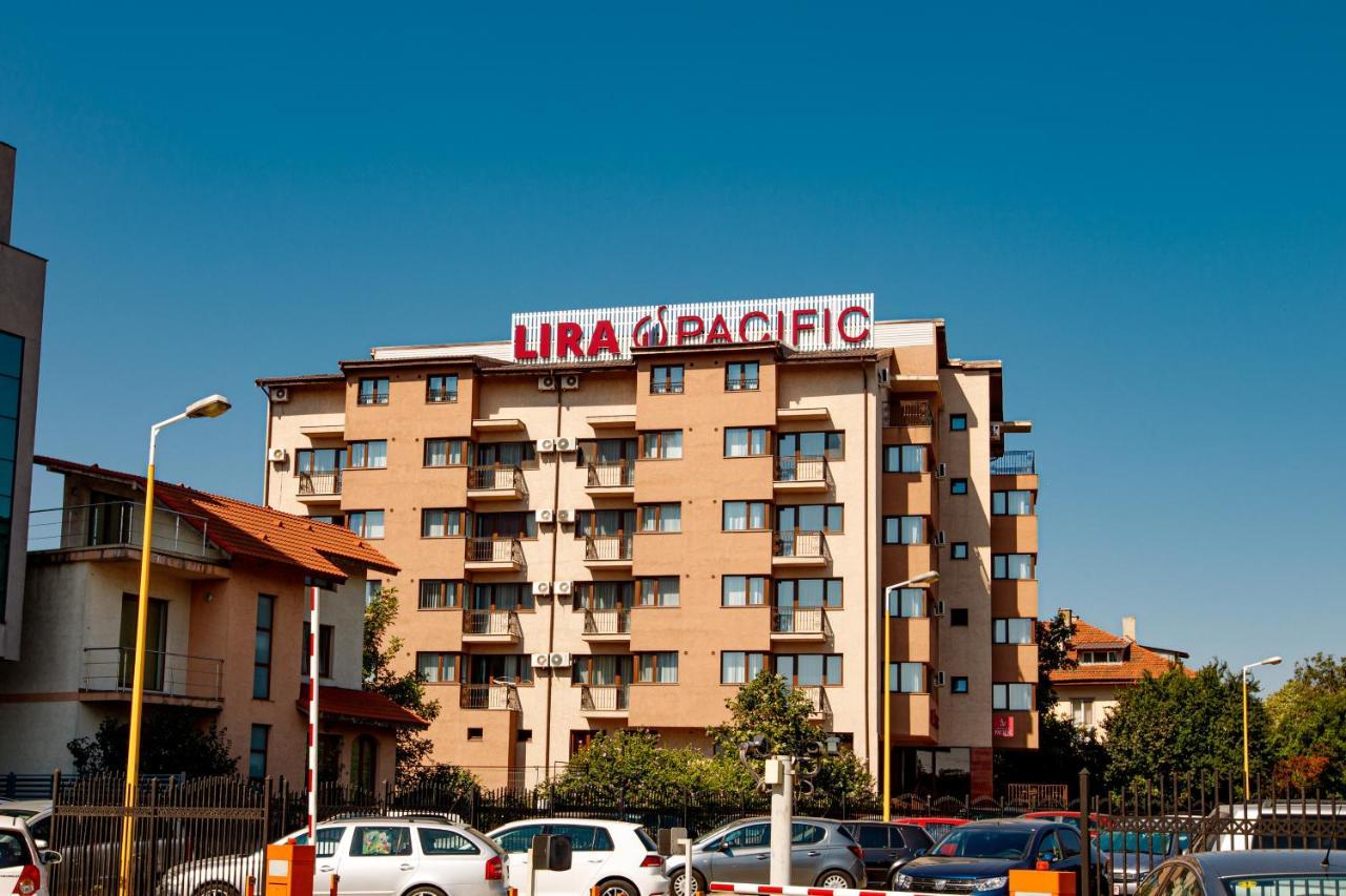 Lira Pacific Aparthotel Constanta Bagian luar foto