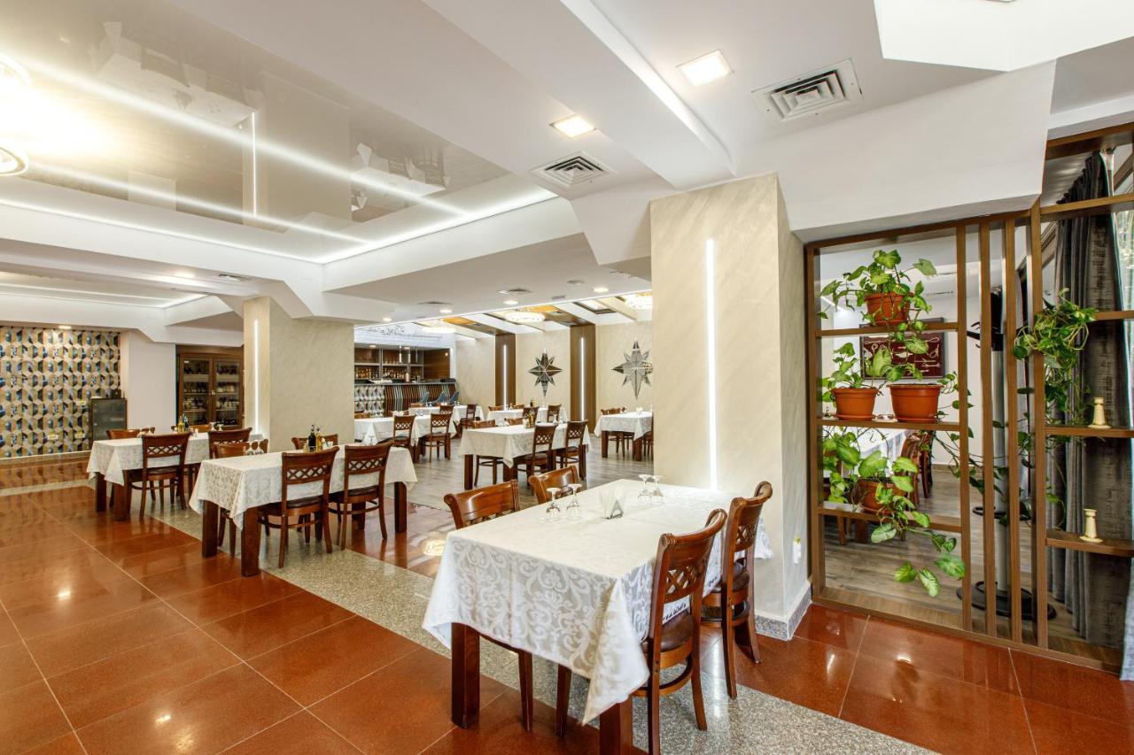 Lira Pacific Aparthotel Constanta Bagian luar foto