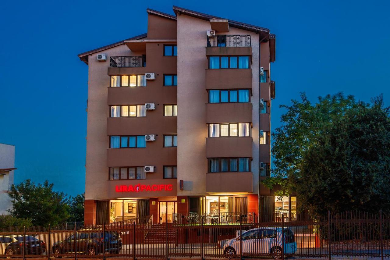 Lira Pacific Aparthotel Constanta Bagian luar foto