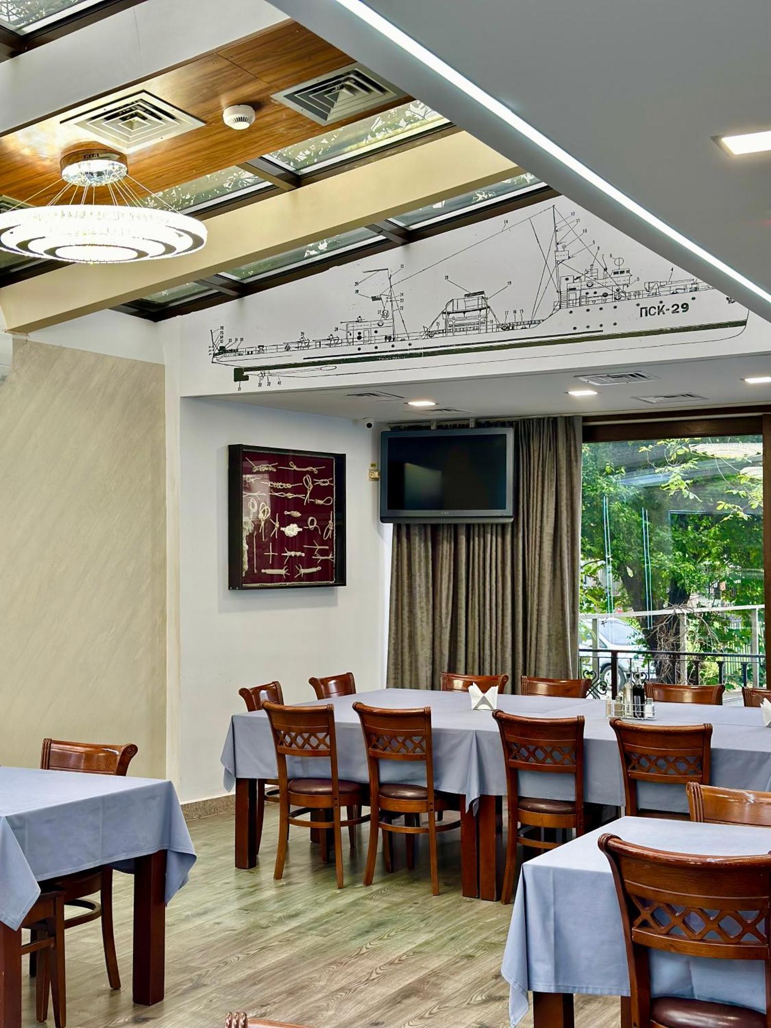 Lira Pacific Aparthotel Constanta Bagian luar foto