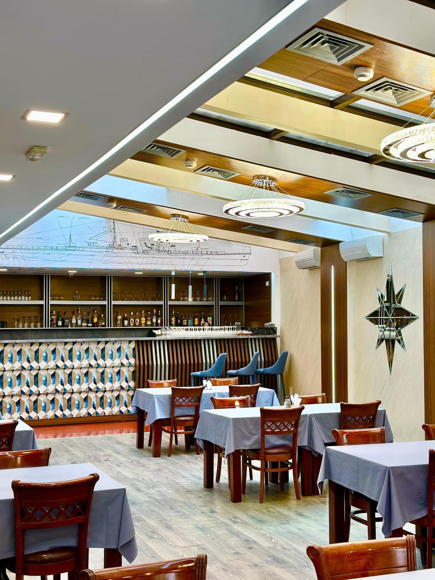 Lira Pacific Aparthotel Constanta Bagian luar foto